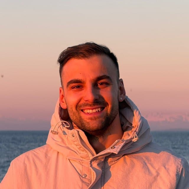 Белоусов Александр Сергеевич - Commercial Director, JimmyNeuron